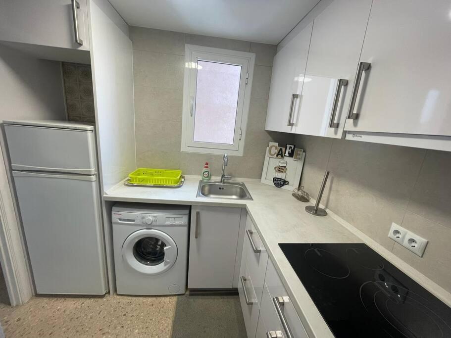 Apartmán Centro Primera Linea Con Piscina Benidorm Exteriér fotografie